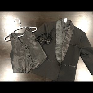 Boys size 5 coat, vest and tie